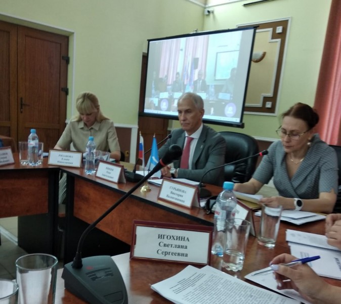 Состоялось заседание областной трехсторонней комиссии по регулированию социально-трудовых отношений на территории Астраханской области