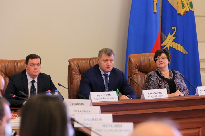 В Астрахани подписано трёхстороннее соглашение между правительством,  профсоюзами и работодателями