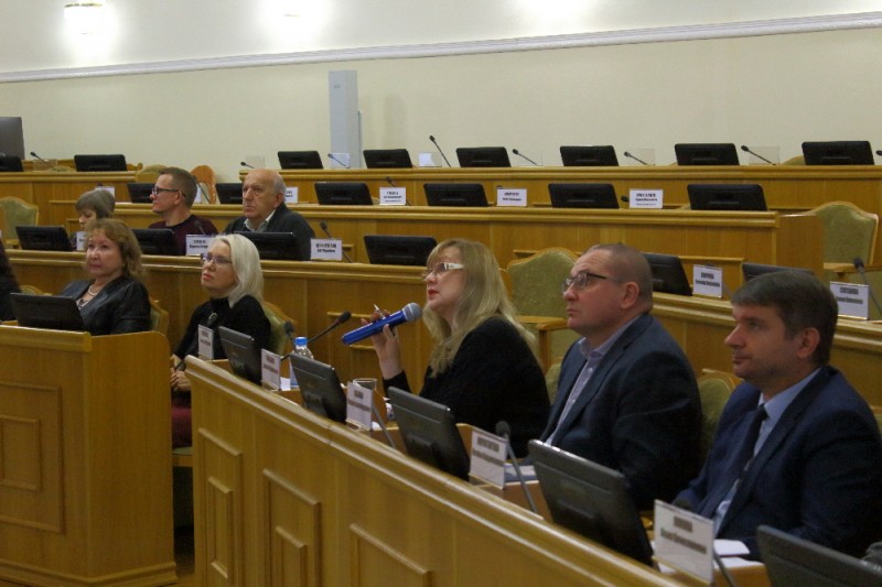 В большом зале заседаний Думы Астраханской области состоялось заседание областной трехсторонней комиссии по регулированию социально-трудовых отношений