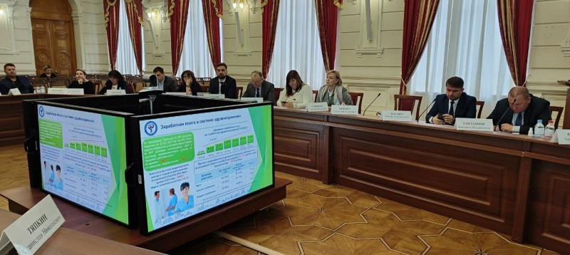 Состоялось заседание областной трехсторонней комиссии по регулированию социально-трудовых отношений на территории Астраханской области