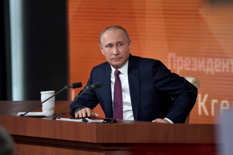 Путин подписал указы о единовременной выплате пенсионерам