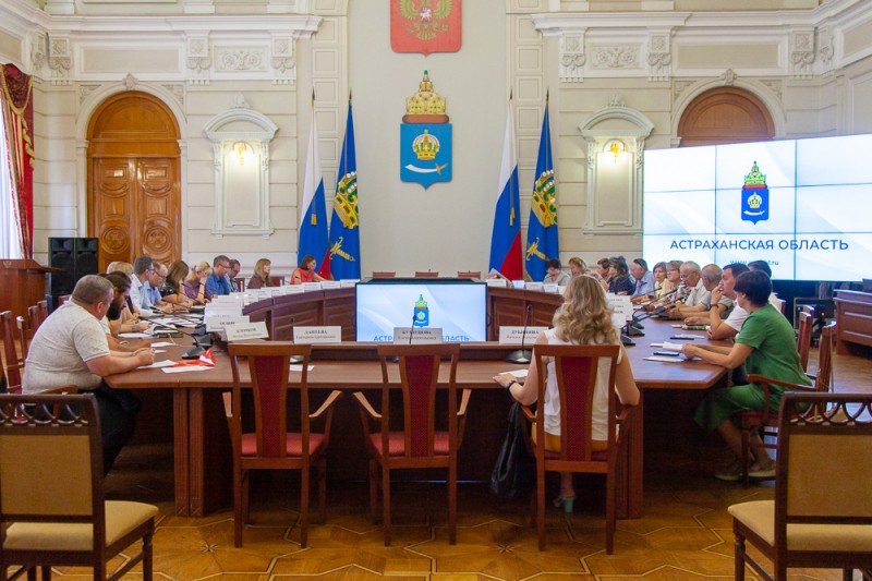 В резиденции Губернатора Астраханской области  прошло заседание областной трехсторонней комиссии